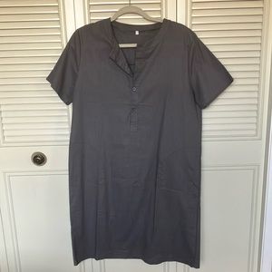 Earthy gray/brown, lightweight dress with handy side pockets.